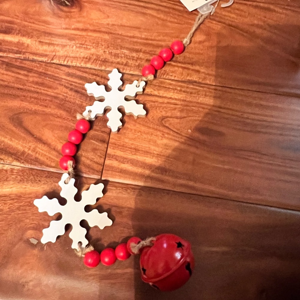 Christmas beaded snowflake garland. New!